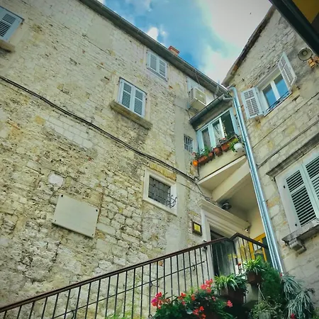 Uptown Palace * Split